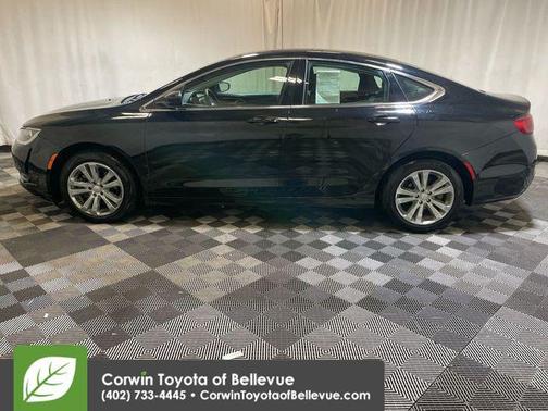2017 Chrysler 200 LX