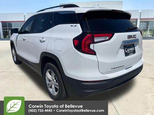 Summit White 2022 GMC Terrain SLE