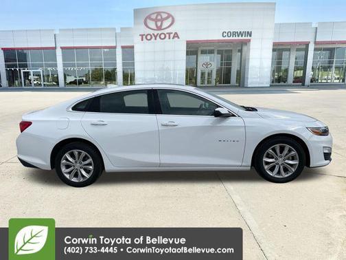 Summit White 2024 Chevrolet Malibu FWD 1LT