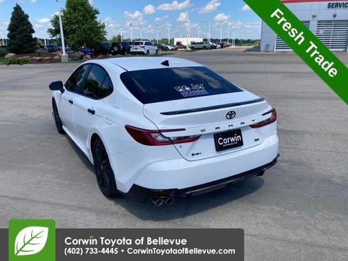 Ice 2026 Toyota Camry SE