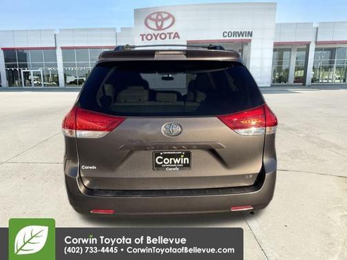 2011 Toyota Sienna LE