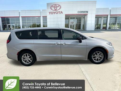 Silver Mist Clearcoat 2024 Chrysler Pacifica Touring L