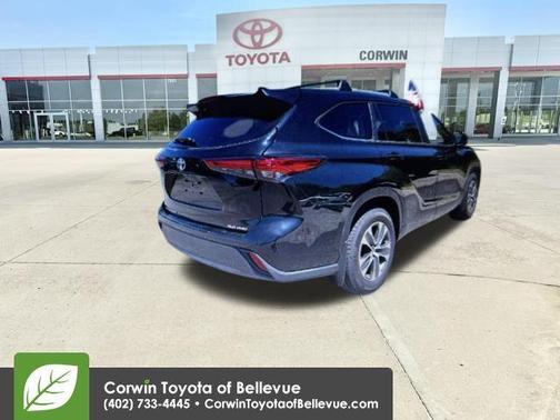 Midnight Black Metallic 2023 Toyota Highlander XLE