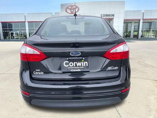 Tuxedo Black 2015 Ford Fiesta SE