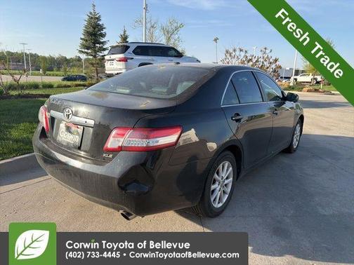 Black 2011 Toyota Camry XLE