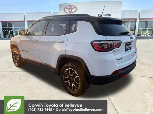 Bright White Clearcoat 2026 Jeep Compass Trailhawk