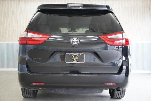 2020 Toyota Sienna SE
