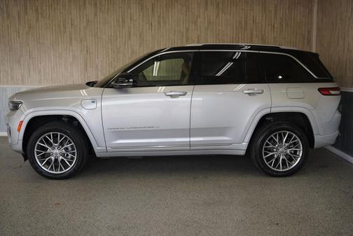 2022 Jeep Grand Cherokee 4xe Summit