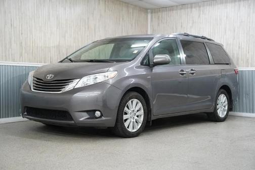 2017 Toyota Sienna XLE