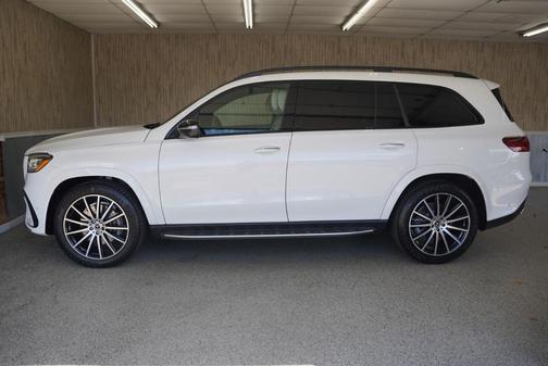 2025 Mercedes-Benz GLS 450 4MATIC