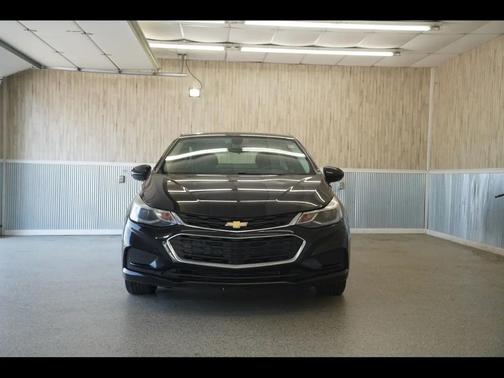 Mosaic Black Metallic 2017 Chevrolet Cruze LT