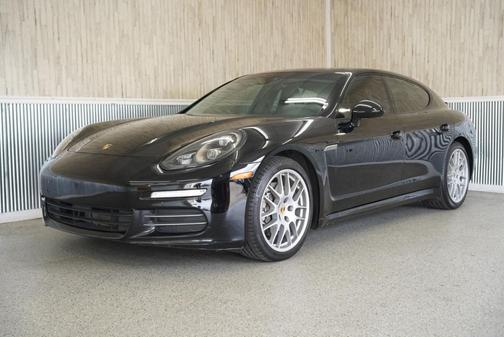2016 Porsche Panamera 4