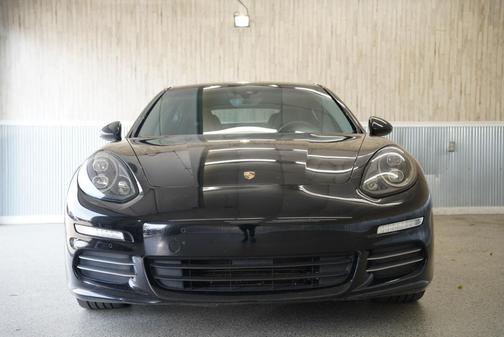 2016 Porsche Panamera 4