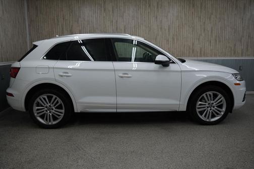 2020 Audi Q5 45 Premium Plus