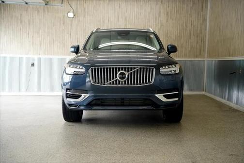 2023 Volvo XC90 Recharge Plug-In Hybrid T8 Core Bright Theme