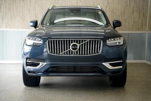 2023 Volvo XC90 Recharge Plug-In Hybrid T8 Core Bright Theme