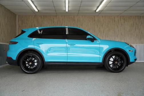 Miami Blue 2019 Porsche Cayenne Cayenne S