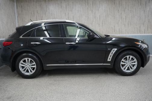 2016 INFINITI QX70 Base