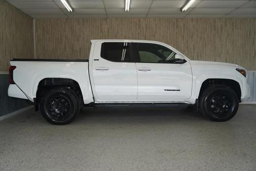 Ice Cap 2025 Toyota Tacoma SR5
