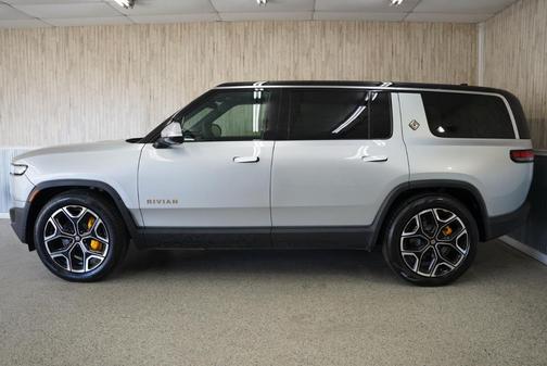 2023 Rivian R1S Adventure