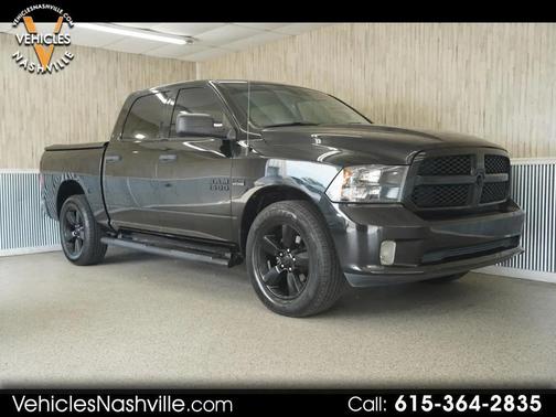 Brilliant Black Crystal Pearlcoat 2018 RAM 1500 Express