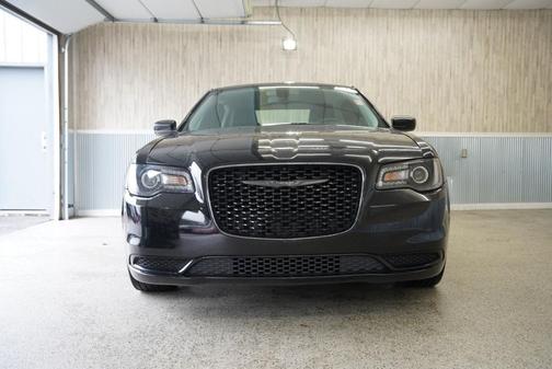 2020 Chrysler 300 Touring