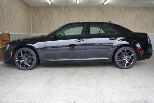 2020 Chrysler 300 Touring