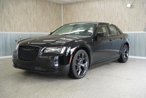 2020 Chrysler 300 Touring