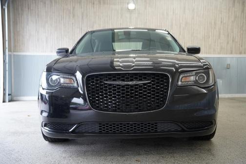 2020 Chrysler 300 Touring
