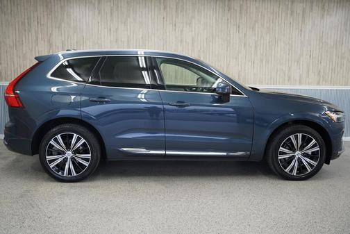 2023 Volvo XC60 B5 Plus Bright Theme