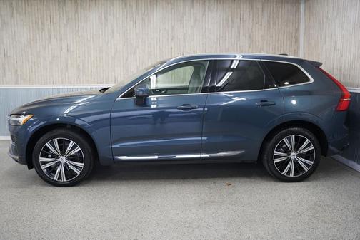 2023 Volvo XC60 B5 Plus Bright Theme