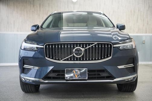2023 Volvo XC60 B5 Plus Bright Theme