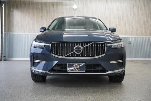 2023 Volvo XC60 B5 Plus Bright Theme