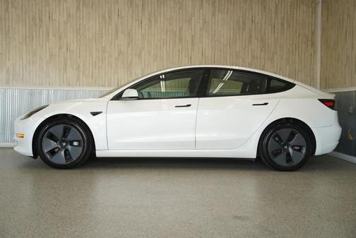 Pearl White Multi-Coat 2021 Tesla Model 3 Standard Range Plus