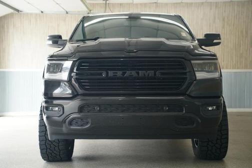 Diamond Black Crystal Pearlcoat 2019 RAM 1500 Big Horn