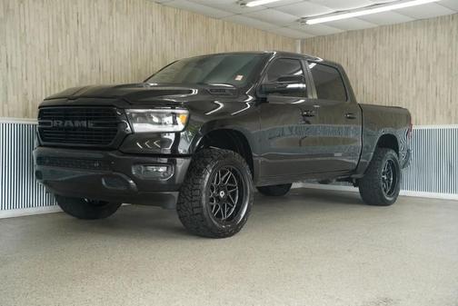 Diamond Black Crystal Pearlcoat 2019 RAM 1500 Big Horn
