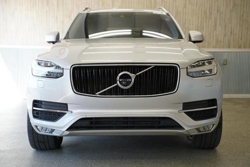 2017 Volvo XC90 T6 Momentum