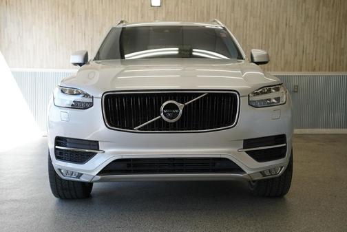 2017 Volvo XC90 T6 Momentum