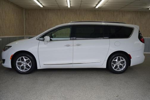 2018 Chrysler Pacifica Touring-L Plus