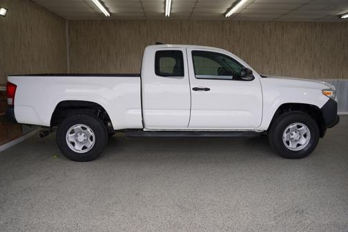 2016 Toyota Tacoma SR