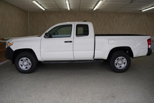 2016 Toyota Tacoma SR