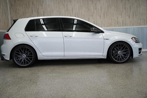 2016 Volkswagen Golf R 4-Door w/DCC & Navigation