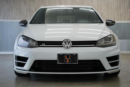 2016 Volkswagen Golf R 4-Door w/DCC & Navigation