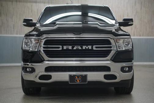 Diamond Black Crystal Pearlcoat 2019 RAM 1500 Big Horn