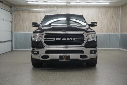 Diamond Black Crystal Pearlcoat 2019 RAM 1500 Big Horn