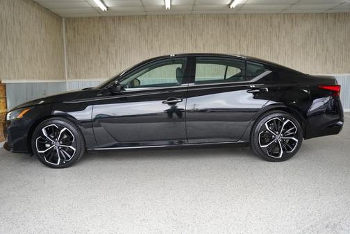 2023 Nissan Altima SR FWD