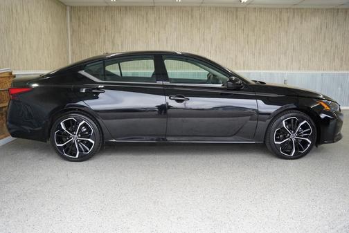 2023 Nissan Altima SR FWD