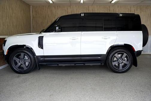 2025 Land Rover Defender 110 P400 X-Dynamic SE
