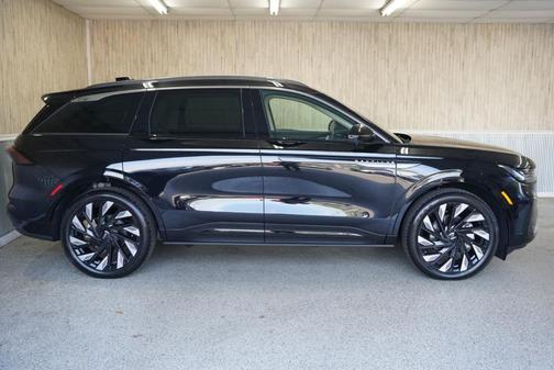 2025 Lincoln Nautilus Black Label