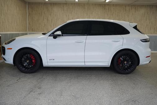 2022 Porsche Cayenne GTS